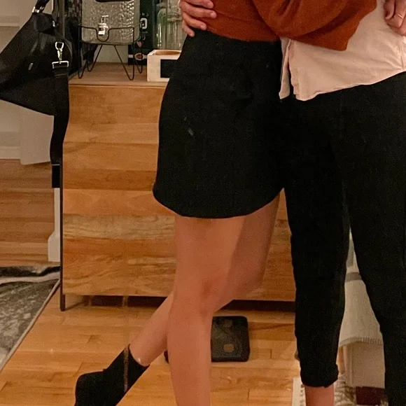 Black Zara mini skirt - Picture 4 of 4